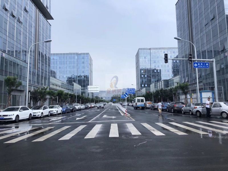 海淀绿地中央广场